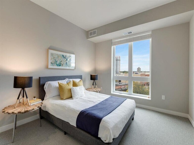 More Photos Of 10 2nd St SE, Minneapolis Apartments For Lease
