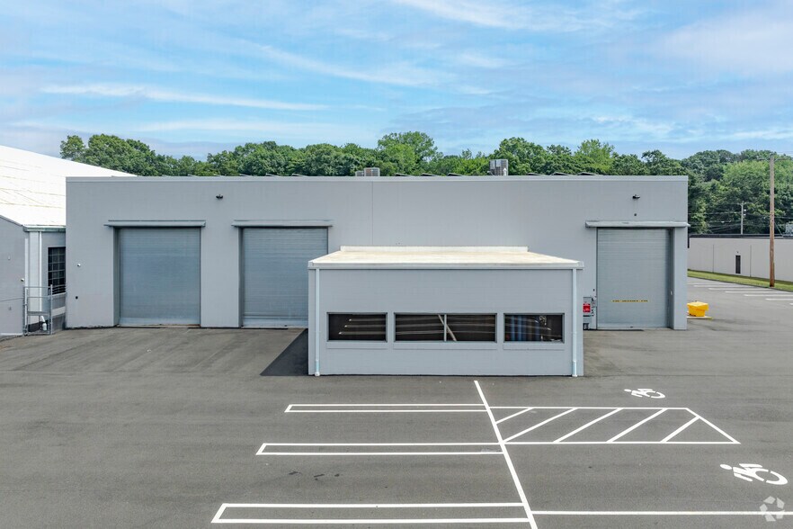 More Photos Of 252-262 Depot Rd, Milford Light Distribution For Lease
