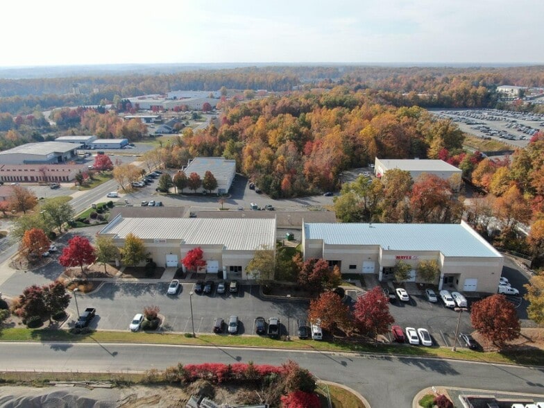 More Photos Of 12 Commerce Pky, Fredericksburg Flex For Lease