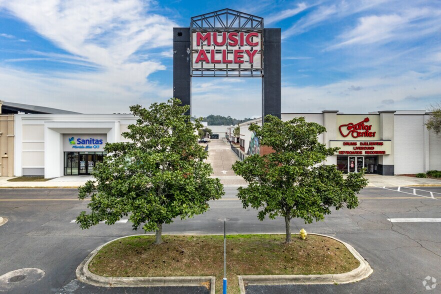 More Photos Of 2415 N Monroe St, Tallahassee General Retail For Lease