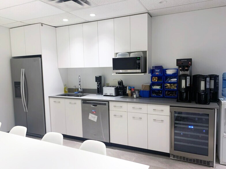 More Photos Of 118-128 W 6th Ave, Vancouver Apartments For Sale