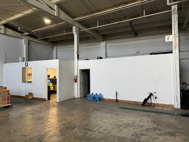 More Photos Of 2254 E 49th St, Vernon Manufacturing For Lease