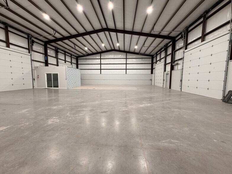 More Photos Of 3609 S County 1232 Rd, Midland Warehouse For Lease