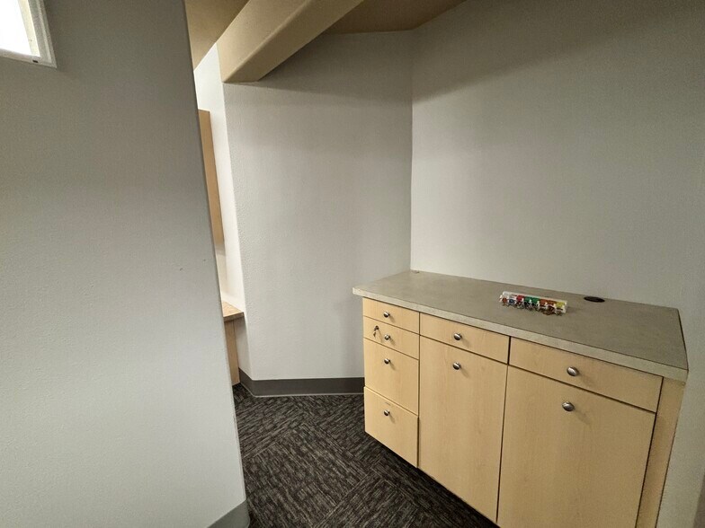 More Photos Of 1515-1535 Liberty St SE, Salem Medical For Lease