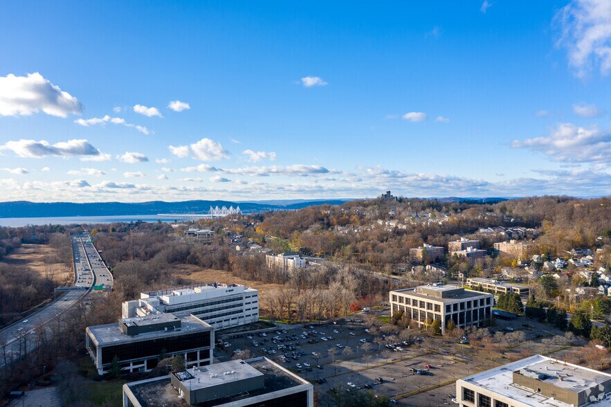 More Photos Of 520 White Plains Rd, Tarrytown Office For Lease