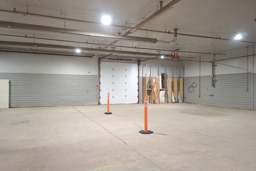 More Photos Of 699 Malenfant Blvd, Dieppe Warehouse For Lease