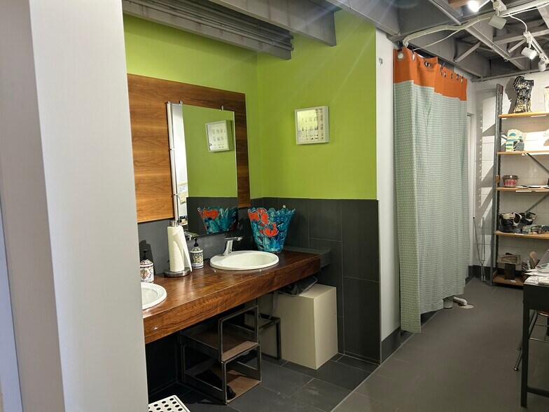 More Photos Of 530 Santa Fe Dr, Denver Storefront For Sale