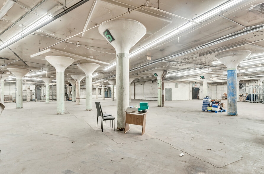 More Photos Of 150 Avenue L, Newark Warehouse For Sale
