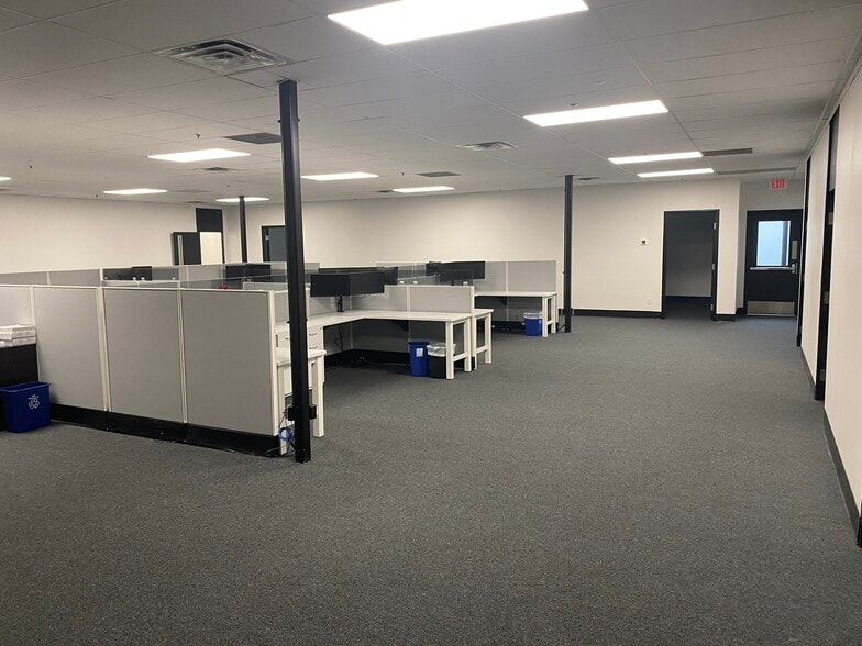 More Photos Of 223 NE Loop 820, Hurst Office For Sale