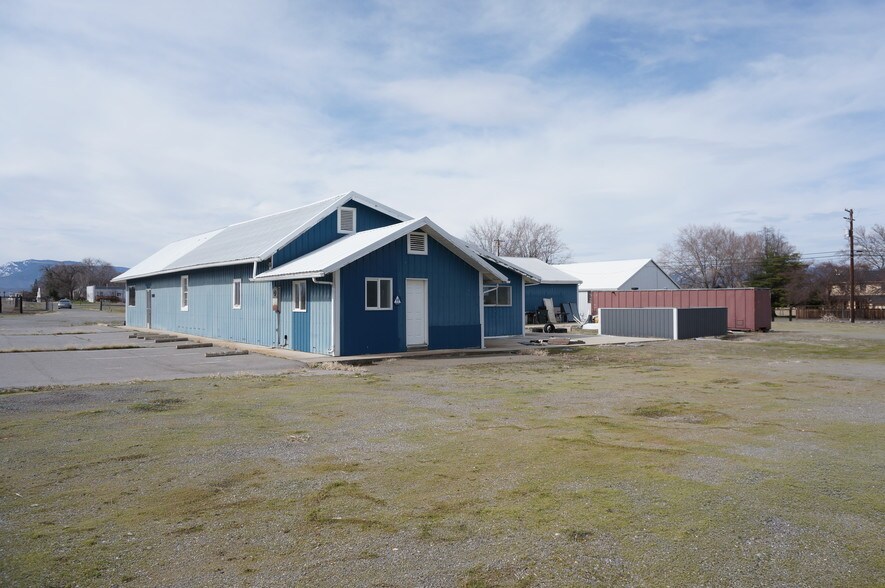More Photos Of 451 N 11th St, Montague Warehouse For Sale