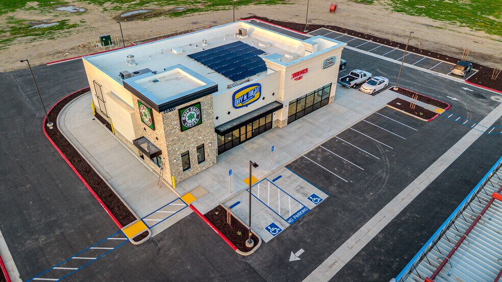 More Photos Of 2510 E Pacheco Blvd, Los Banos Service Station For Sale