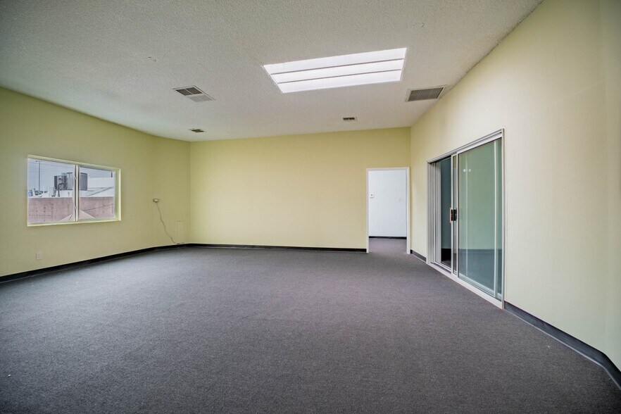 More Photos Of 5338 Vineland Ave, North Hollywood Restaurant For Lease