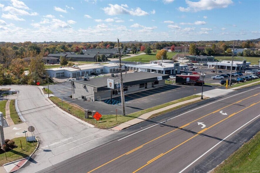 More Photos Of 2300-2314 W Osage St, Pacific Freestanding For Lease