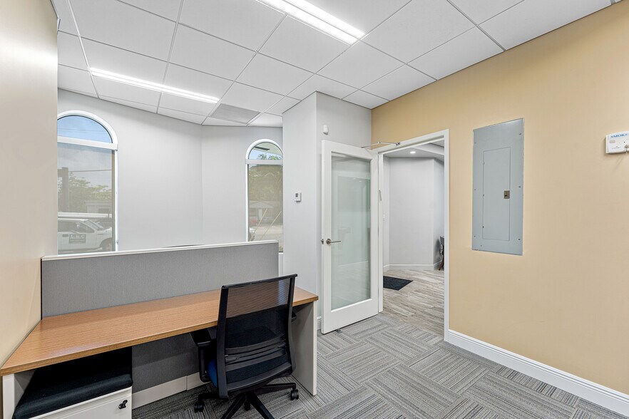 More Photos Of 330 Davie Blvd, Fort Lauderdale Office For Sale