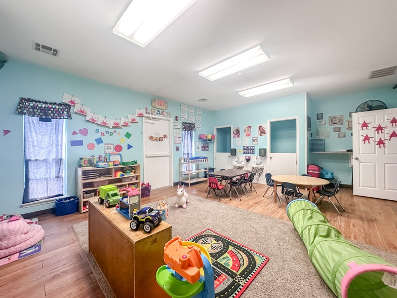More Photos Of 710 W Broadway St, Collinsville Daycare Center For Sale