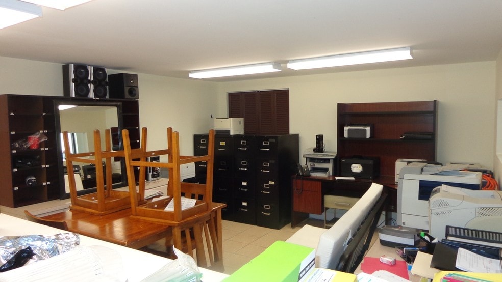 More Photos Of 13977-13981 SW 140th St, Miami Light Distribution For Sale