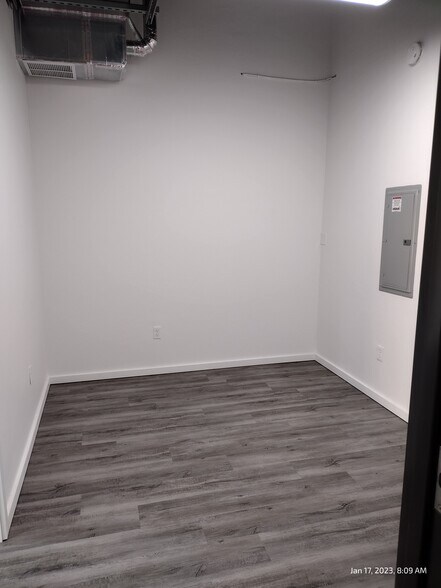 More Photos Of 4409 S County Line Rd, Oklahoma City General Retail For Sale