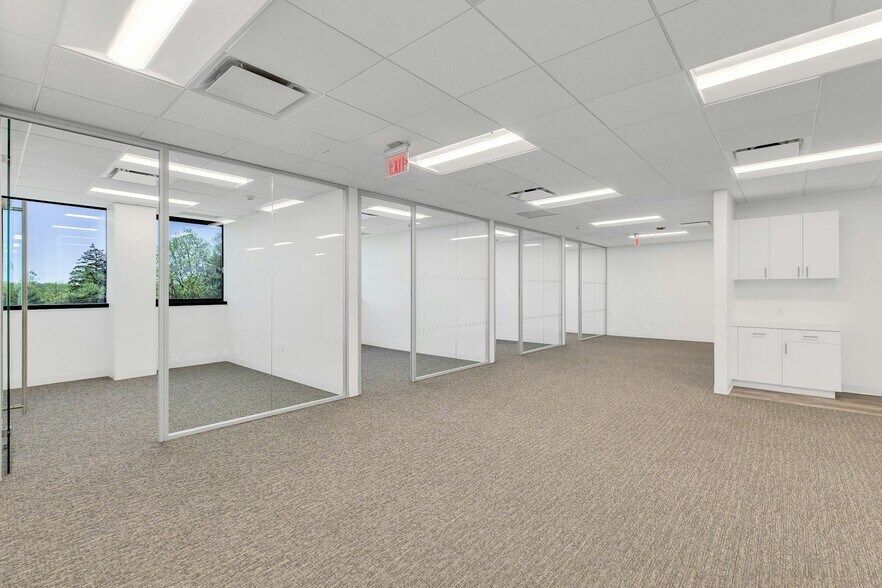 More Photos Of 1000 Woodbury Rd, Woodbury Office For Lease
