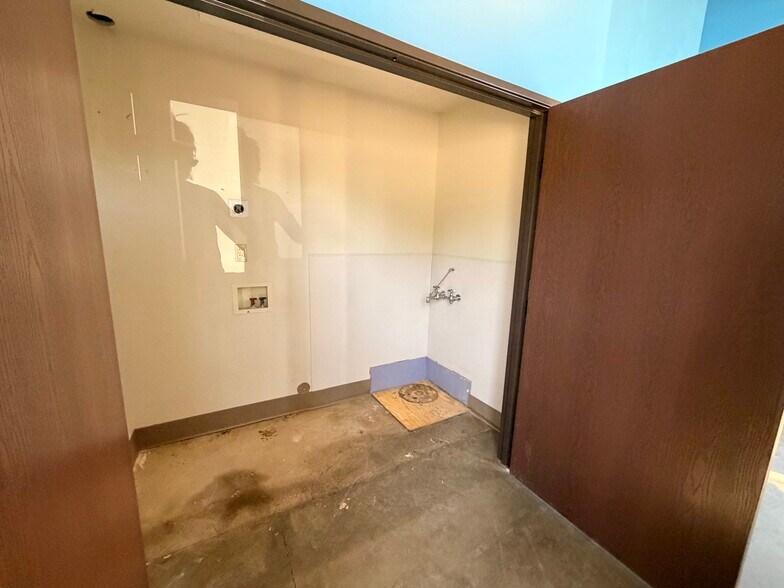 More Photos Of 117 S Sunset St, Longmont Flex For Lease