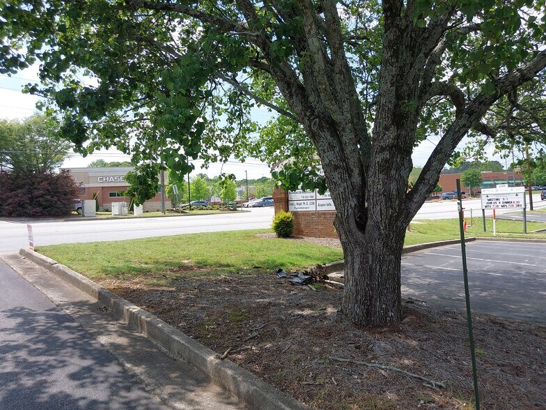 More Photos Of 1298 Rockbridge Rd, Stone Mountain Office For Sale