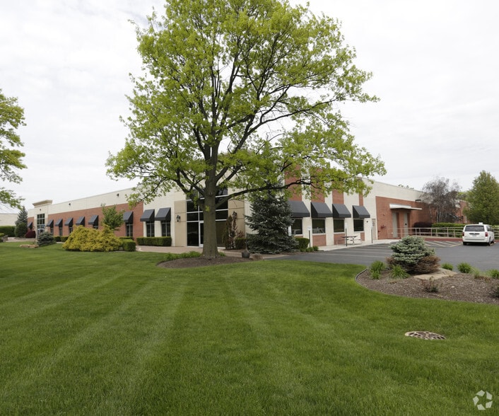 More Photos Of 145 Tower Dr, Burr Ridge Light Distribution For Sale