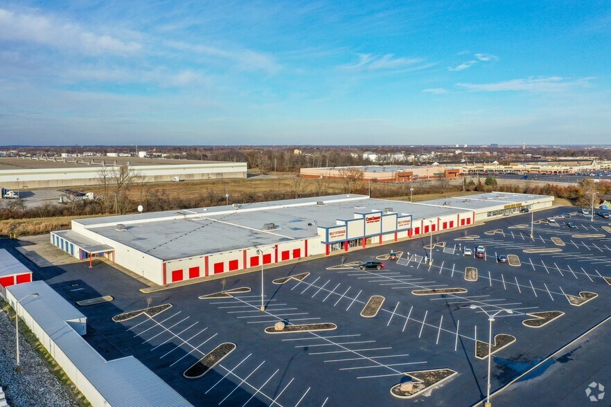 More Photos Of 3784-3800 W Broad St, Columbus Self Storage For Sale