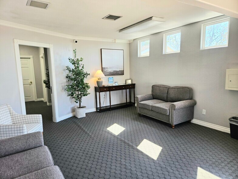 More Photos Of 601 W County Line Rd, Calimesa Office For Lease