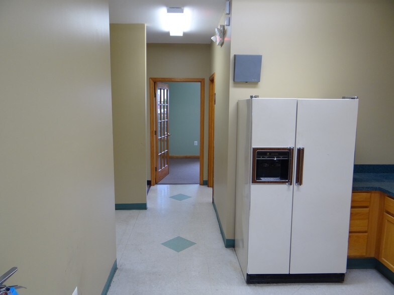 More Photos Of 30537 Potomac Way, Charlotte Hall Office For Lease