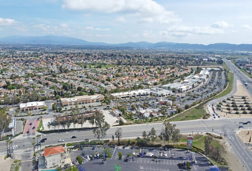 More Photos Of 39565 Avenida Acacias, Murrieta Storefront For Lease