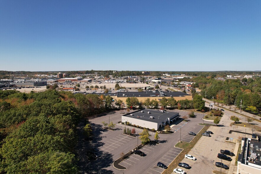 More Photos Of 264 Gorham Rd, South Portland General Retail For Lease