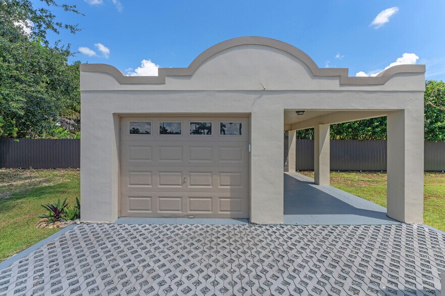 More Photos Of 97 NE 15th St, Homestead Coworking Space