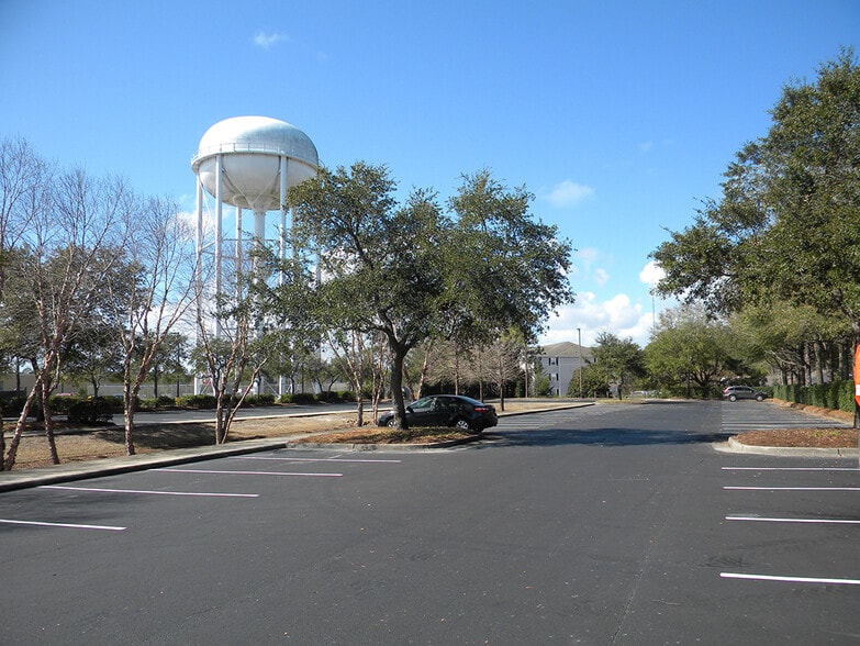 More Photos Of 8115 Market St, Wilmington Medical For Sale