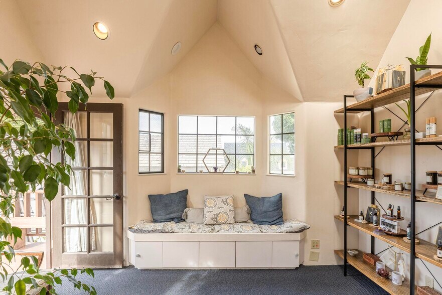 More Photos Of 1084 Cass St, Monterey Medical For Sale