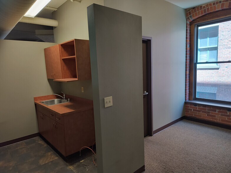 More Photos Of 170 S Lincoln St, Spokane Loft Creative Space For Lease