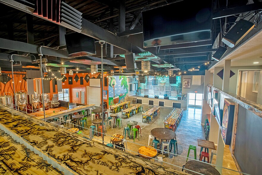 More Photos Of 18967 N US Highway 51, Elkville Mixed Retail For Sale