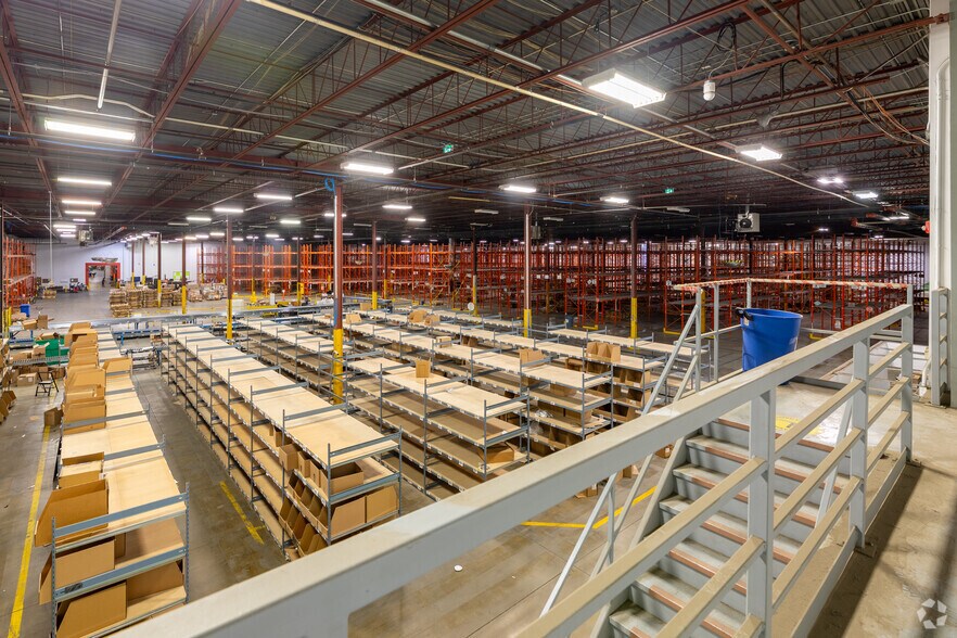 More Photos Of 475 Admiral Blvd, Mississauga Warehouse For Lease