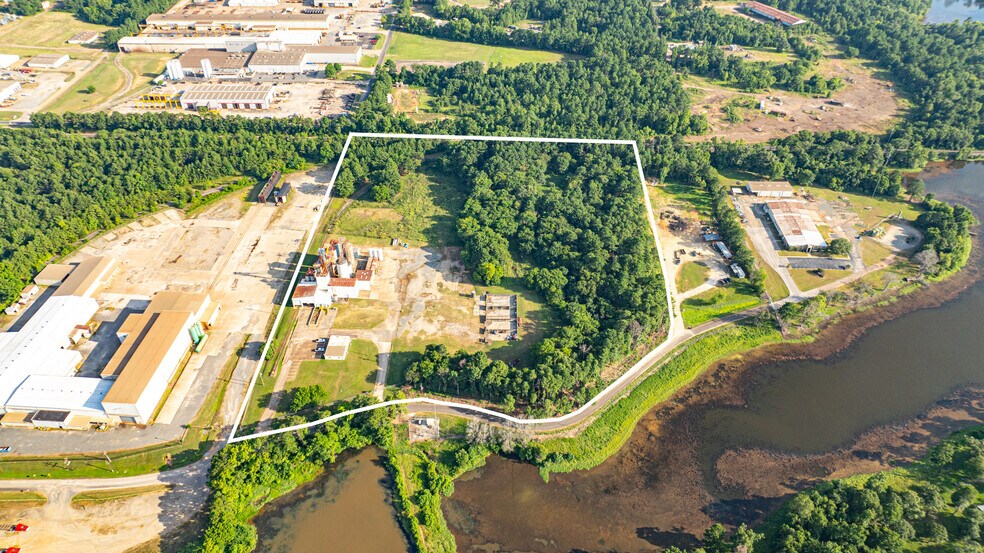 More Photos Of 220 Progress Blvd, Longview Warehouse For Sale