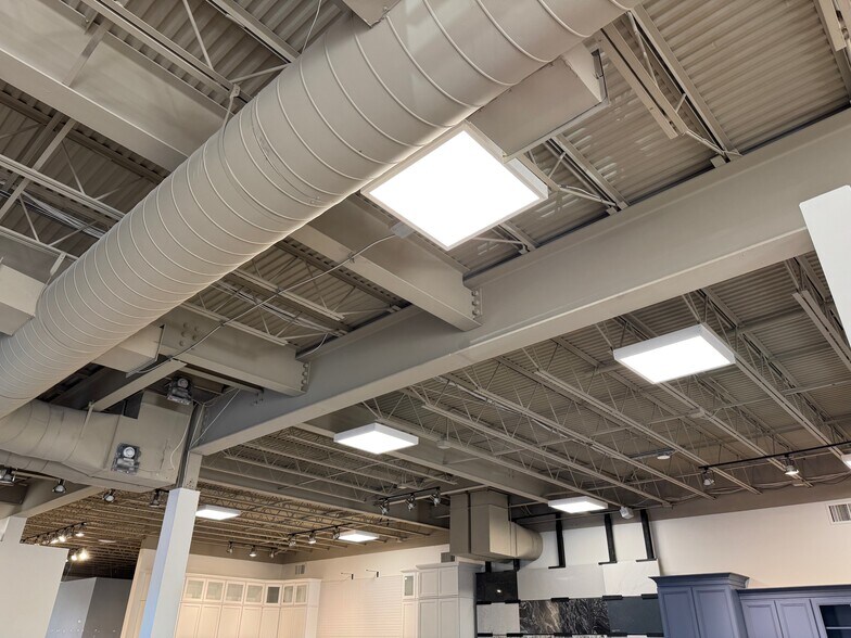 More Photos Of 3841 Ranch Road 620 S, Austin Showroom For Lease