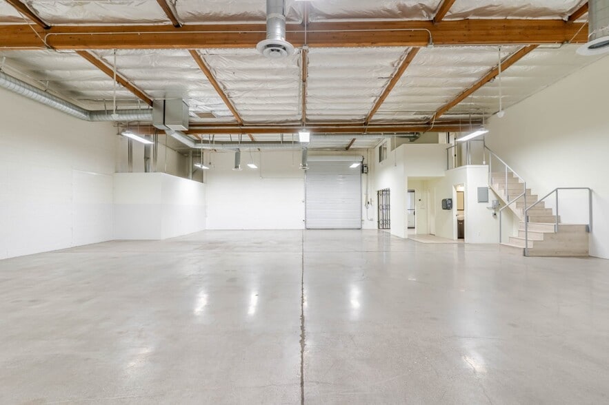 More Photos Of 12455 Branford St, Pacoima Warehouse For Sale