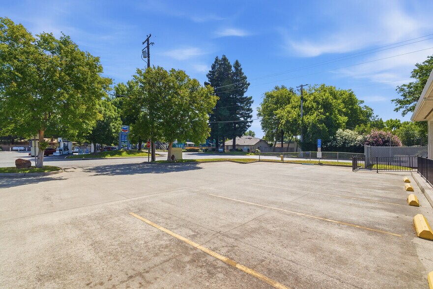 More Photos Of 2801 Godman Ave, Chico Office For Sale