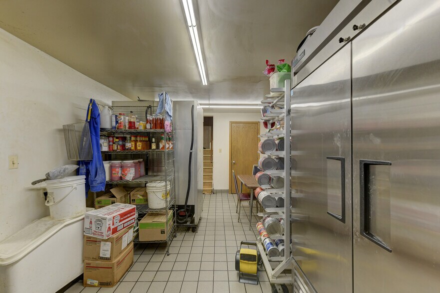 More Photos Of 502 Dixie Hwy, Beecher Restaurant For Sale