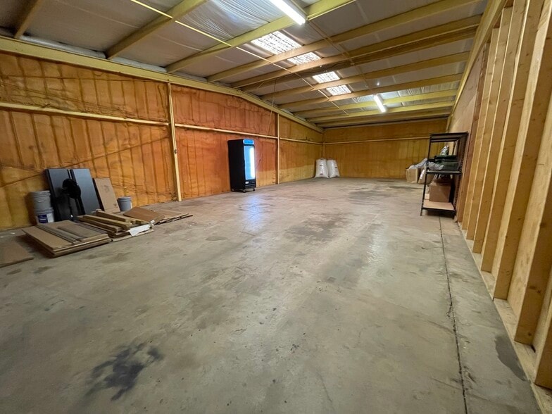 More Photos Of 1540 Kurt St, Eustis Manufacturing For Sale