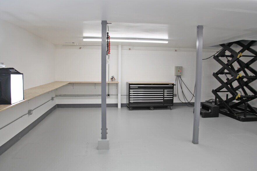 More Photos Of 1190B Shafter Ave, San Francisco Warehouse For Sale
