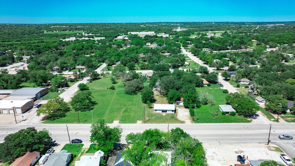 More Photos Of 1405 N Main St, Weatherford Land For Sale