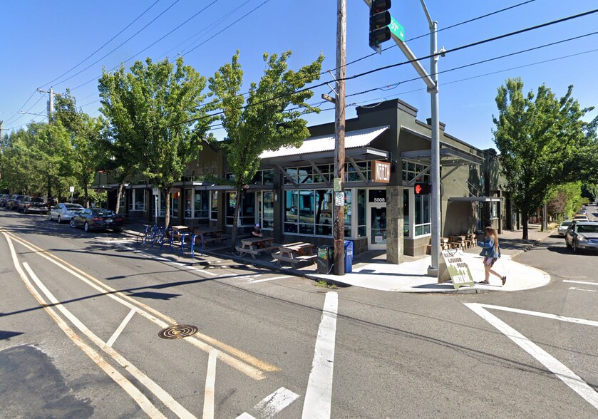 More Photos Of 5008-5026 SE Division St, Portland Storefront For Sale