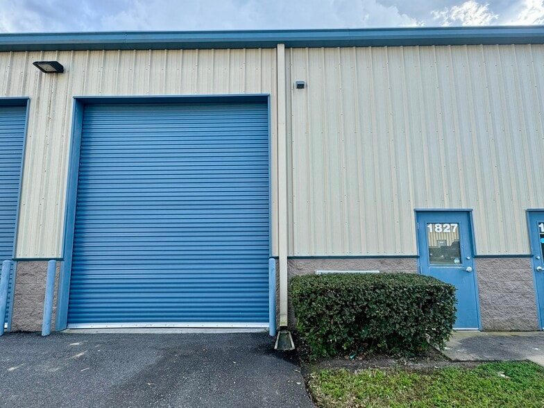 More Photos Of 1731-1829 Business Center Ln, Kissimmee Unknown For Lease