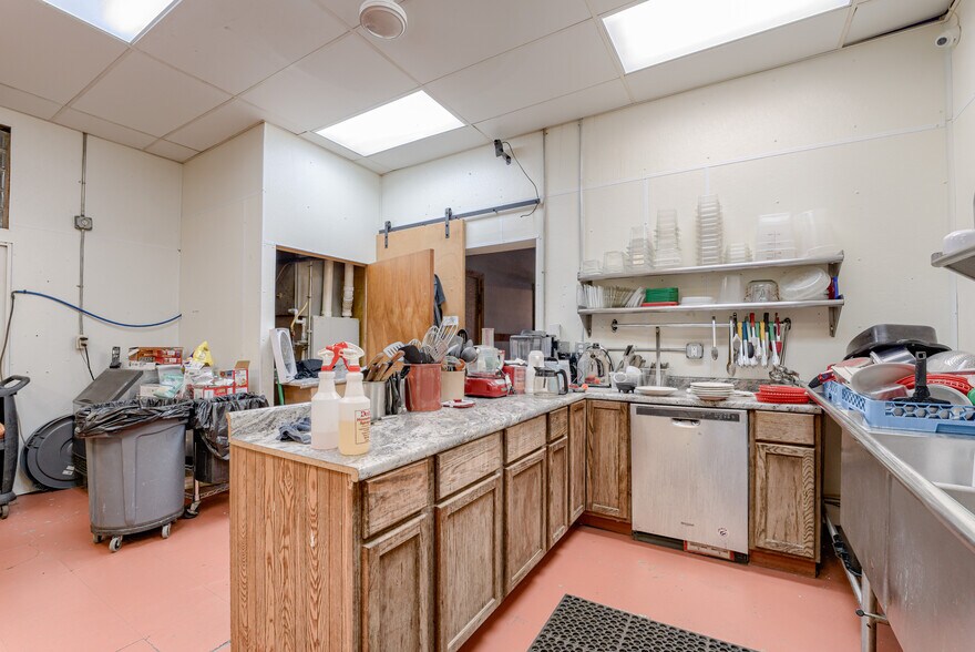 More Photos Of 644 Main St, North Bend Restaurant For Sale