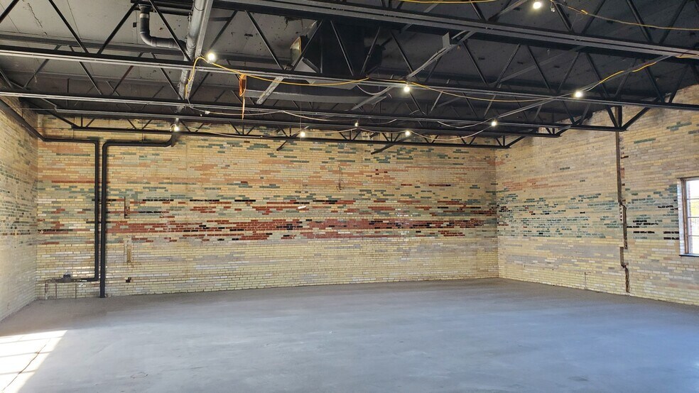 More Photos Of 2200 Lockbourne Rd, Columbus Manufacturing For Lease