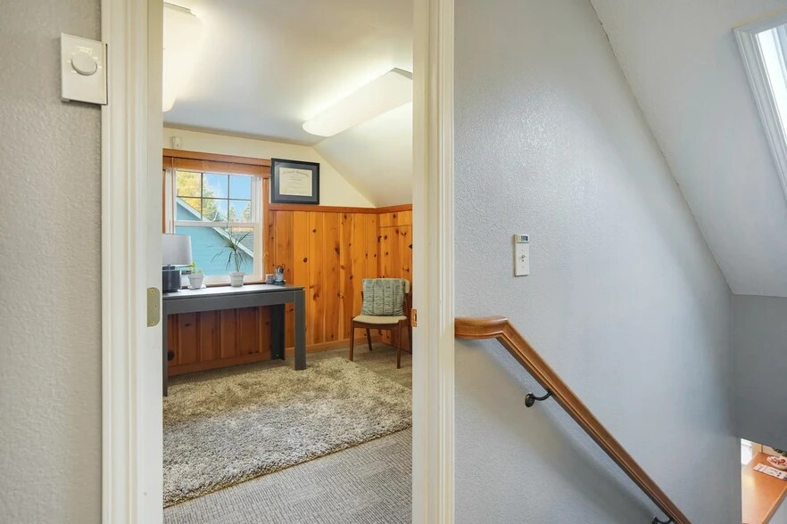 More Photos Of 1230 Fairview Ave SE, Salem Office For Sale