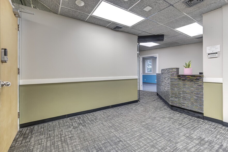 More Photos Of 1575 Hillside Ave, New Hyde Park Medical For Sale